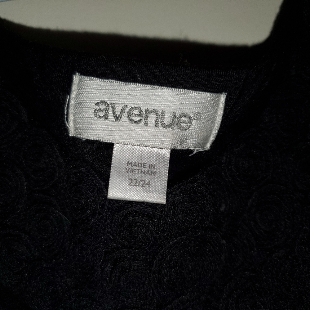 blouse - Picture 3 of 3